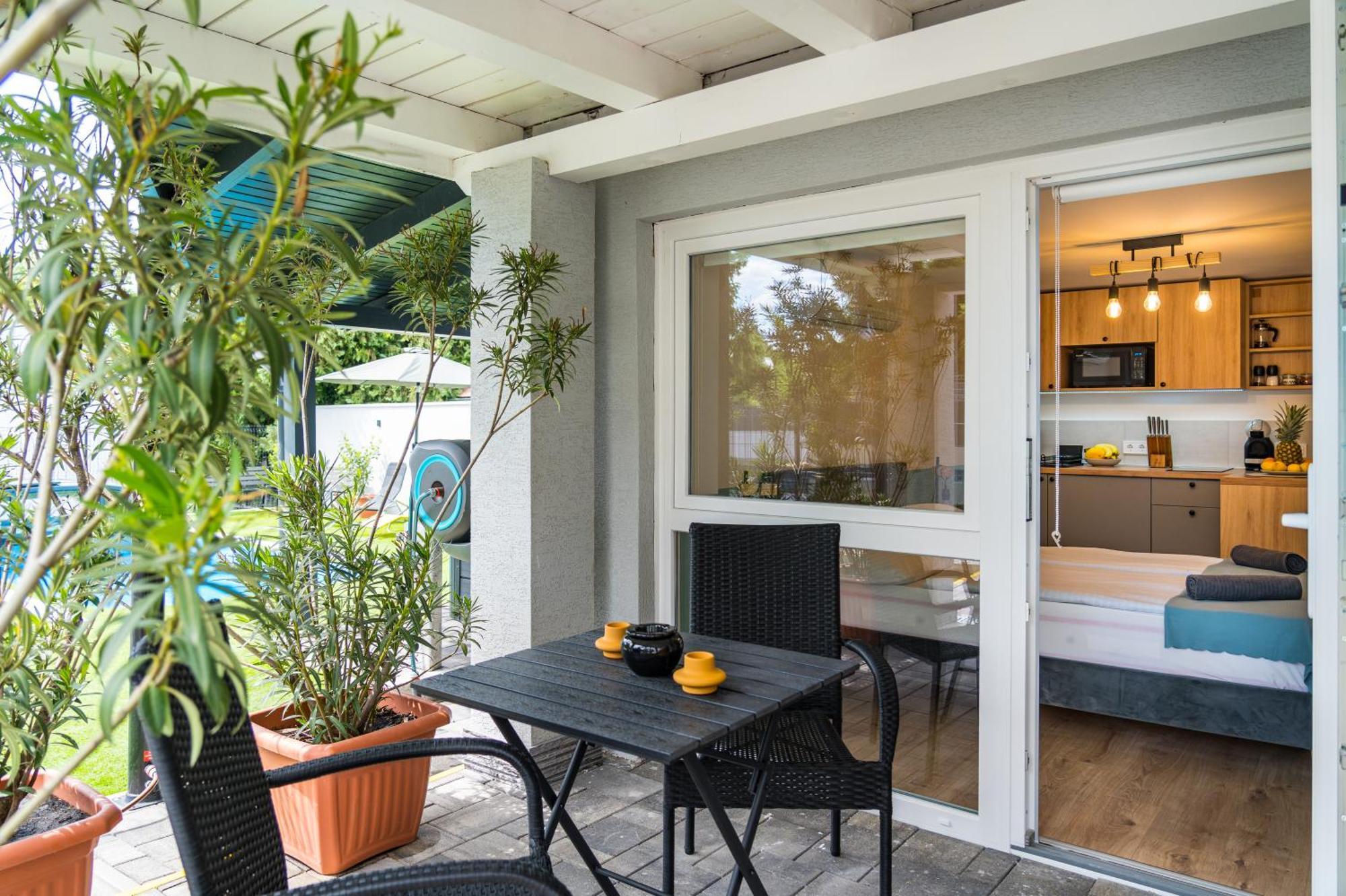 Balatonic Lemon Apartmanhaz Siofok Exterior photo